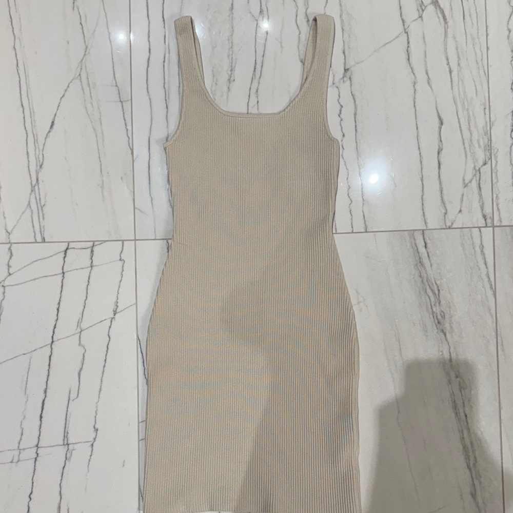 ARIZTIA babaton - Cream Sculpt Knit Fitted Sleeveless Dress